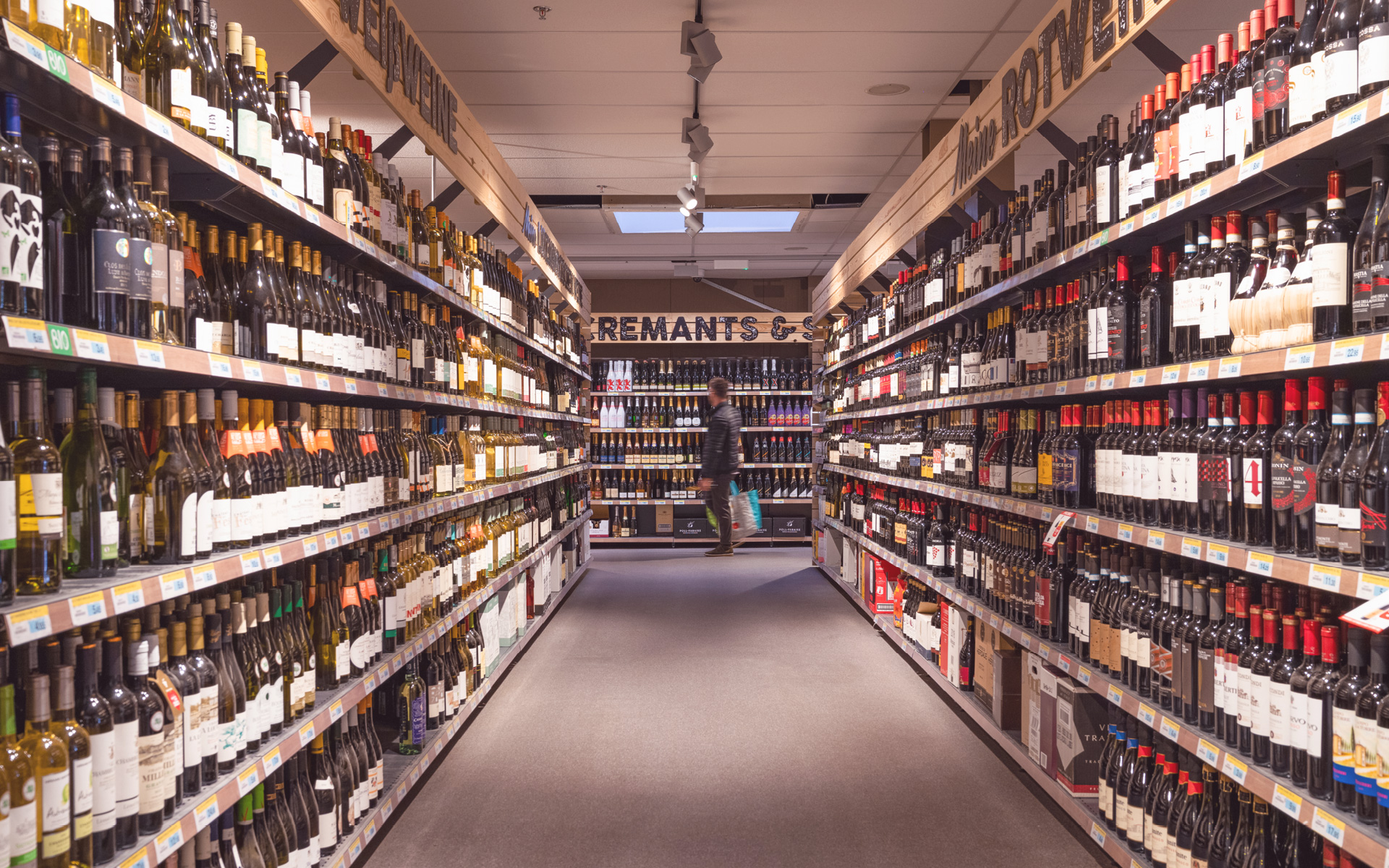 Große Auswahl an Wein und Alkohol